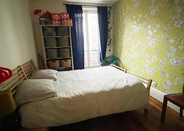 Flat In Montmartre/abbesses شقة