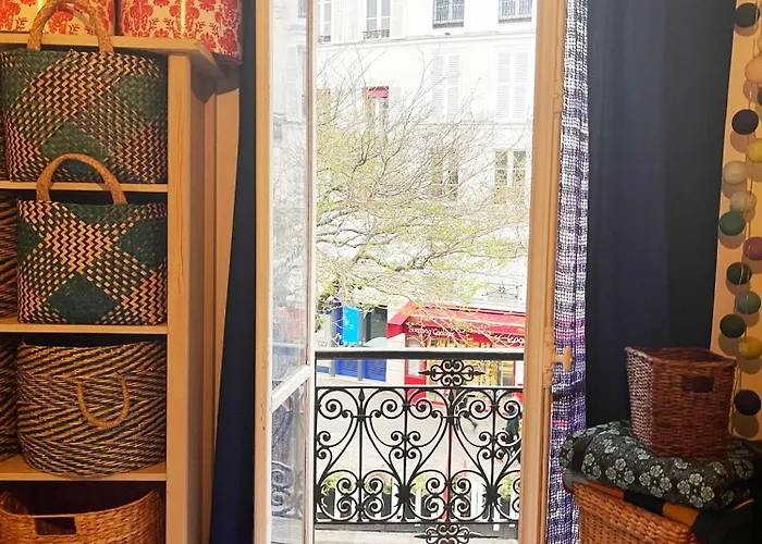 Flat In Montmartre/abbesses شقة