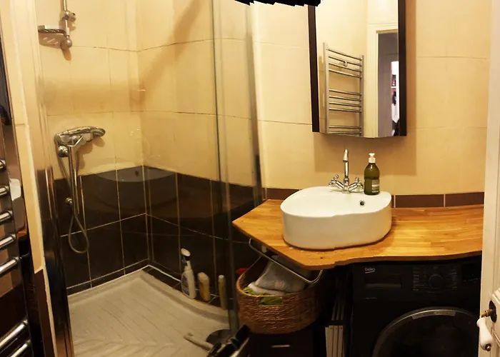 Flat In Montmartre/abbesses شقة