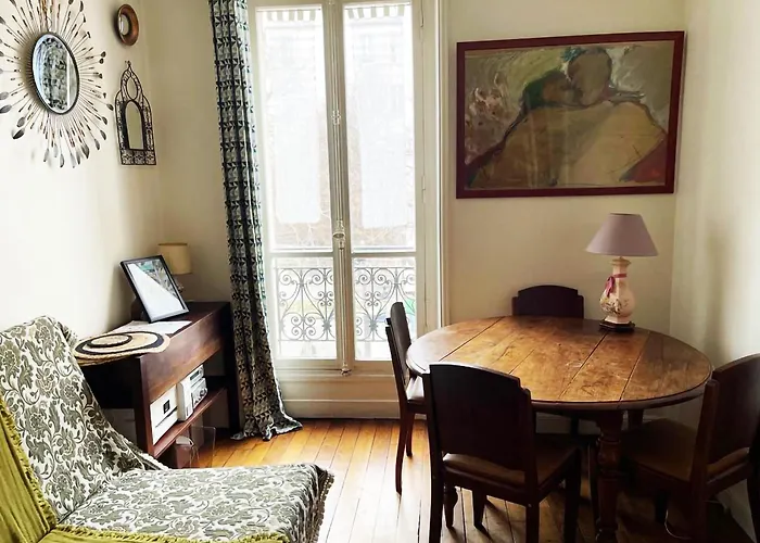 Flat In Montmartre/abbesses * Párizs