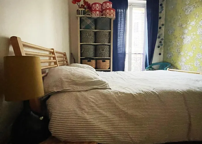 Flat In Montmartre/abbesses * Párizs