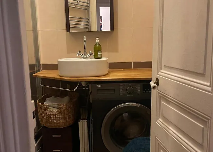 Flat In Montmartre/abbesses Párizs