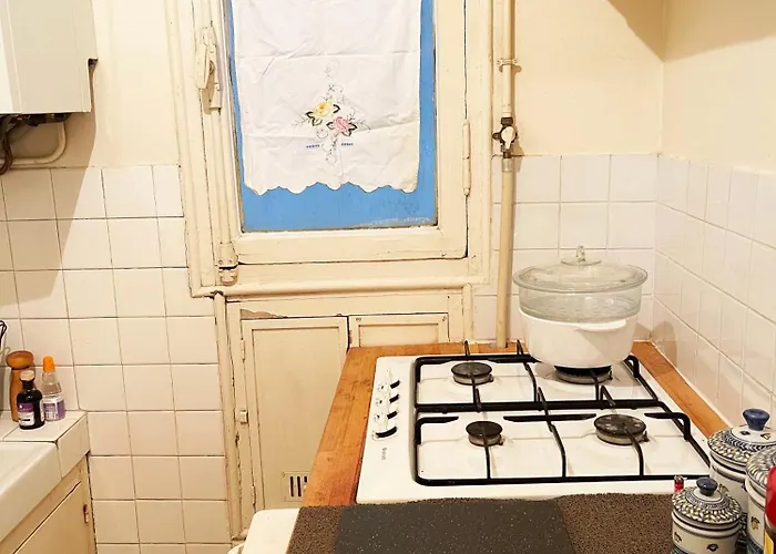 Flat In Montmartre/abbesses Paris