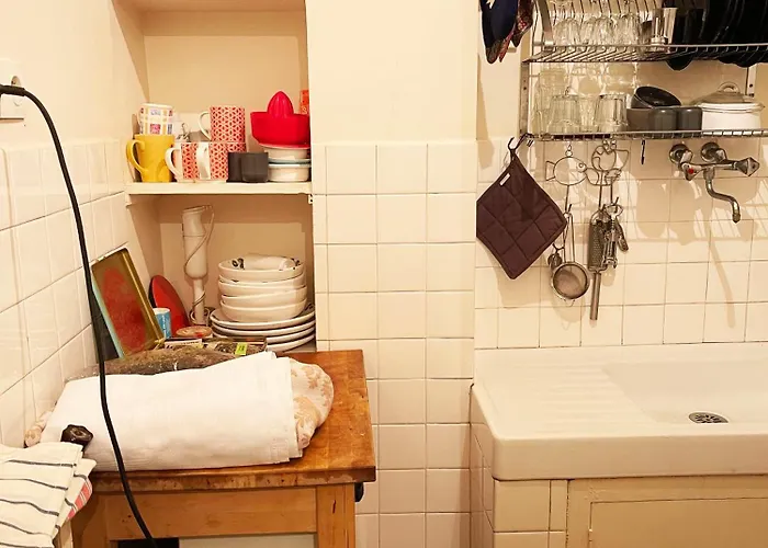 Flat In Montmartre/abbesses *